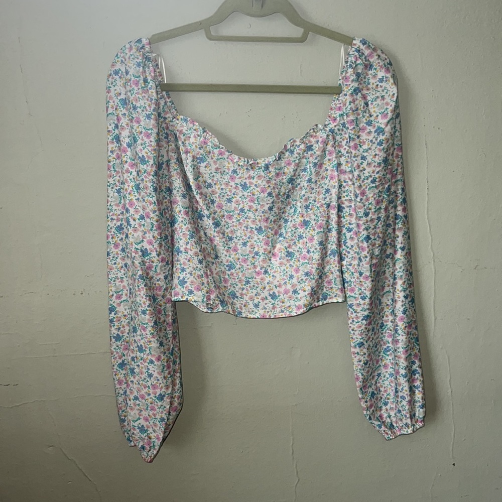 Long sleeve crop top